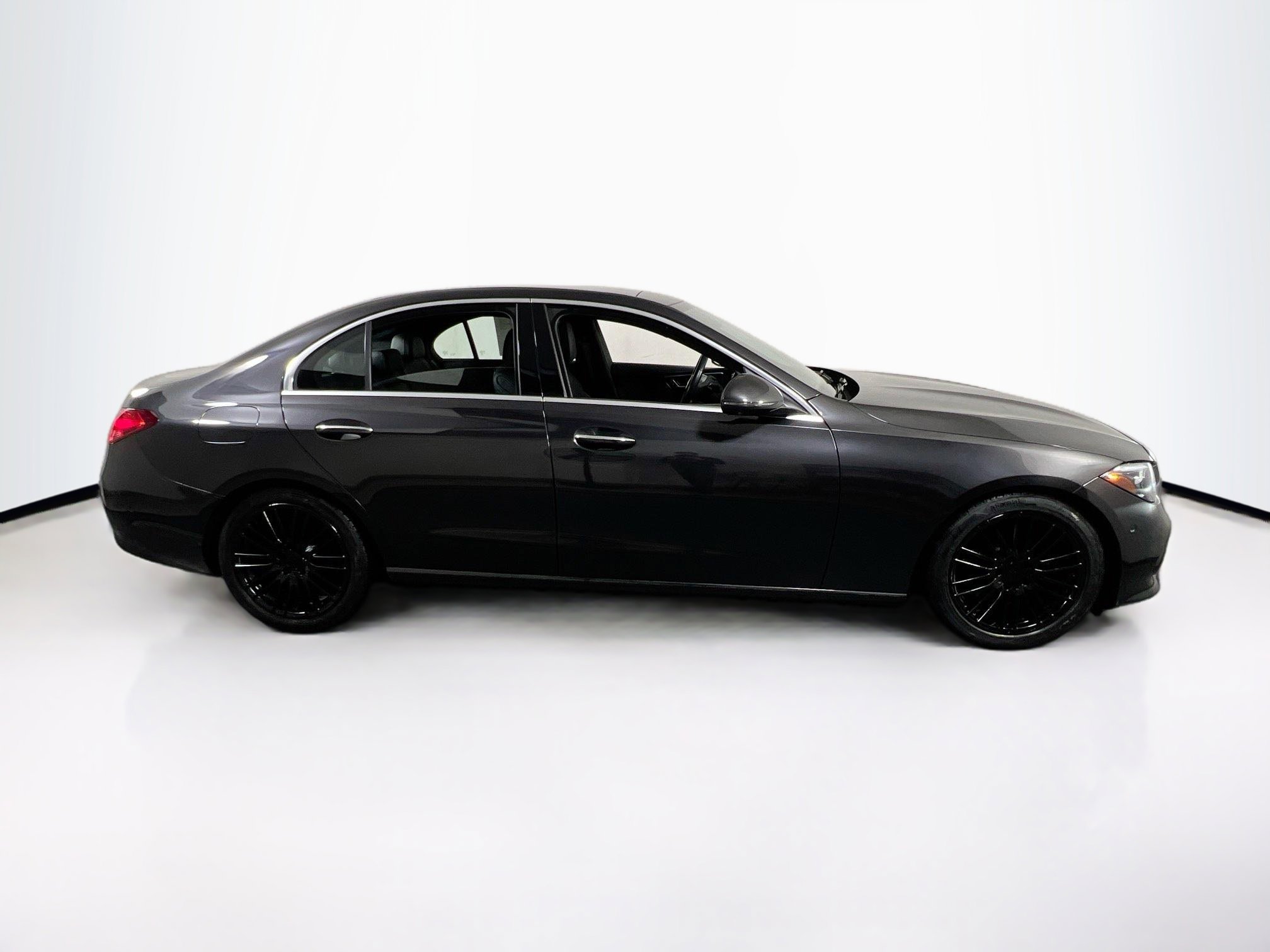 Used 2022 Mercedes-Benz C 300 4MATIC Sedan image 4