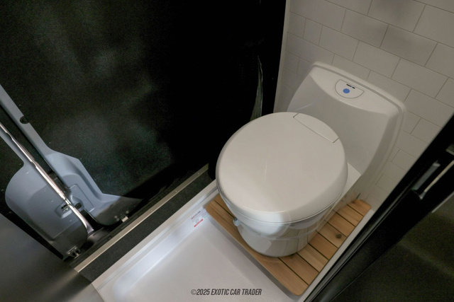 Used 2025 Mercedes-Benz Sprinter 2500 image 39