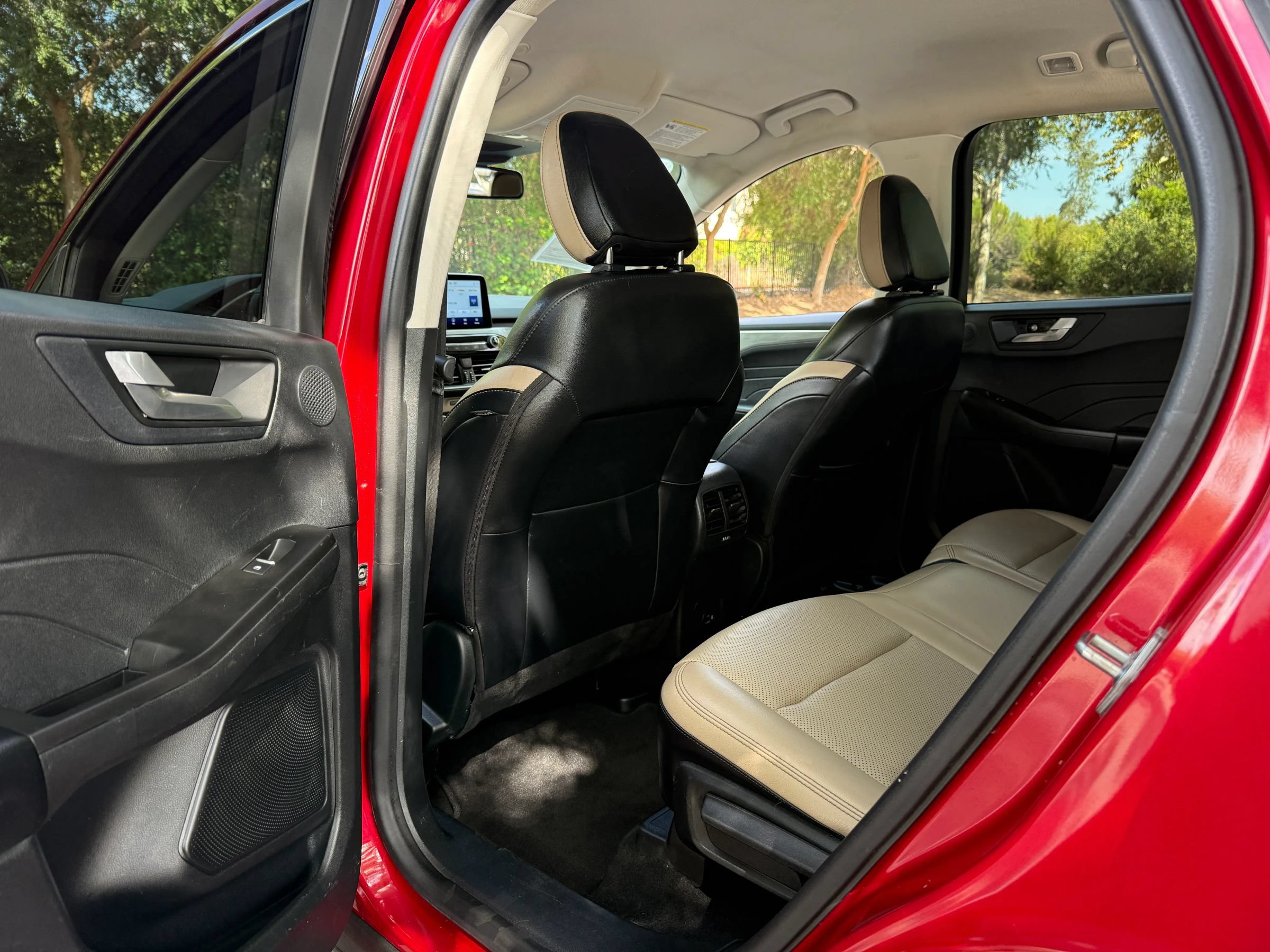 Used 2021 Ford Escape Titanium FWD image 19