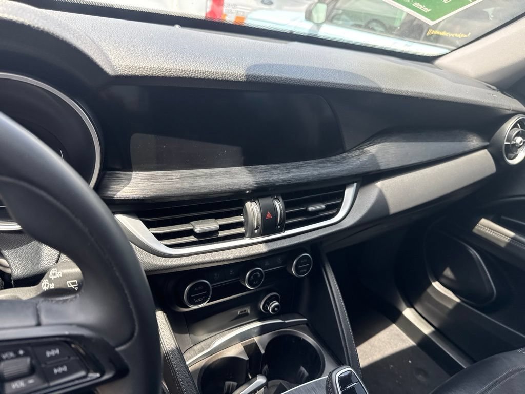 Used 2020 Alfa Romeo Stelvio w/ Nero Edizione RWD image 9