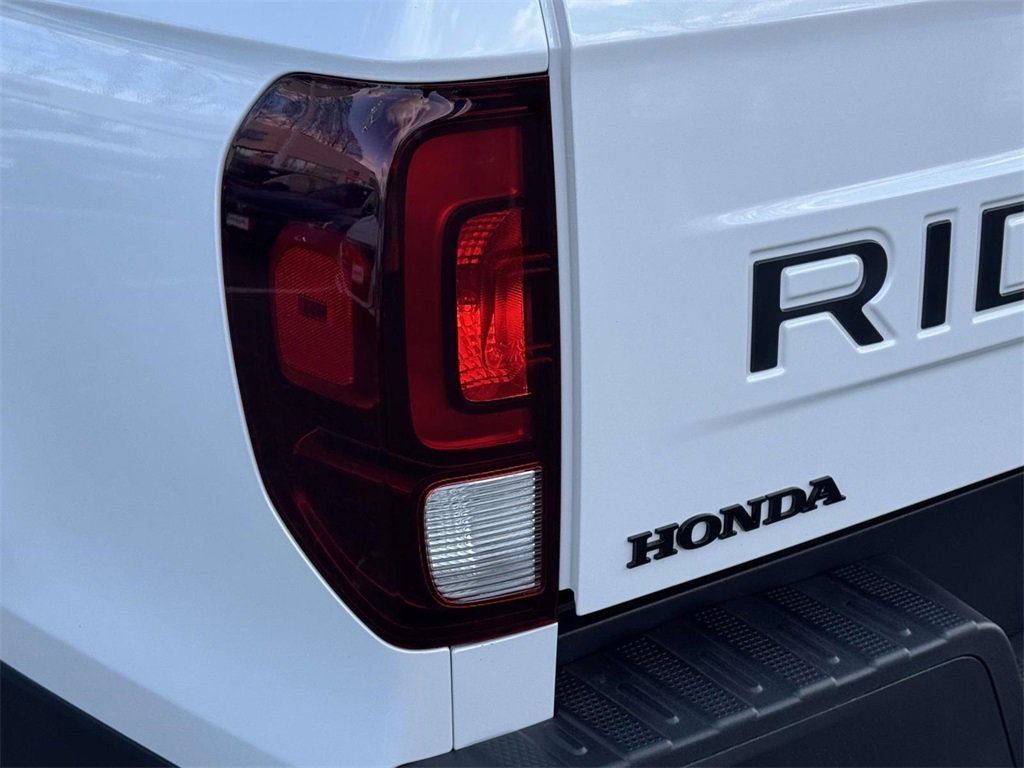 Certified 2024 Honda Ridgeline Sport image 8