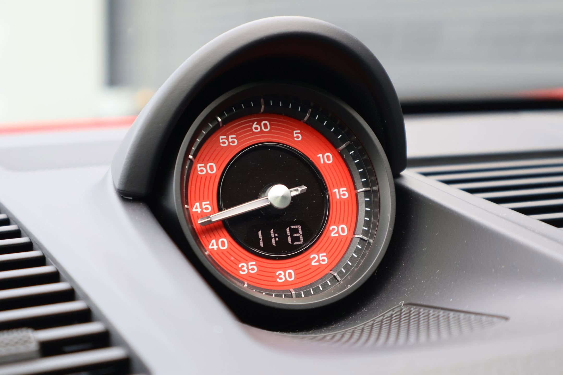 Used 2025 Porsche 911 Carrera image 21