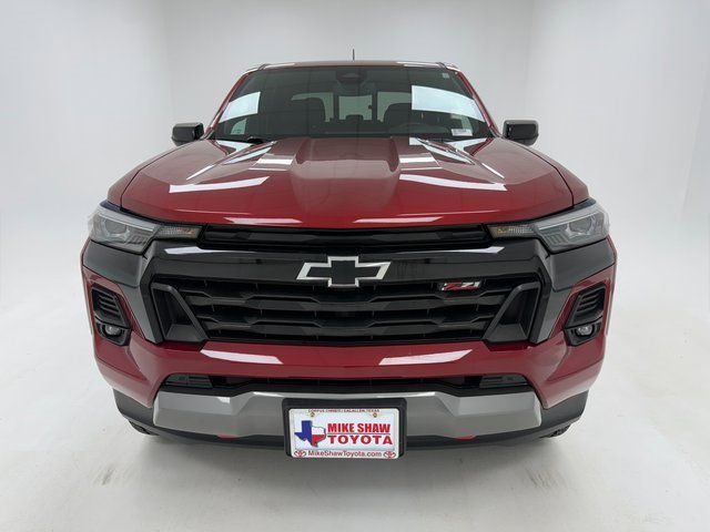 Used 2024 Chevrolet Colorado Z71 w/ Z71 Convenience Package 2 image 3