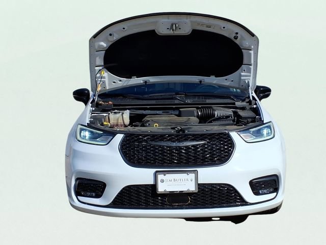 Used 2025 Chrysler Pacifica Limited FWD image 26
