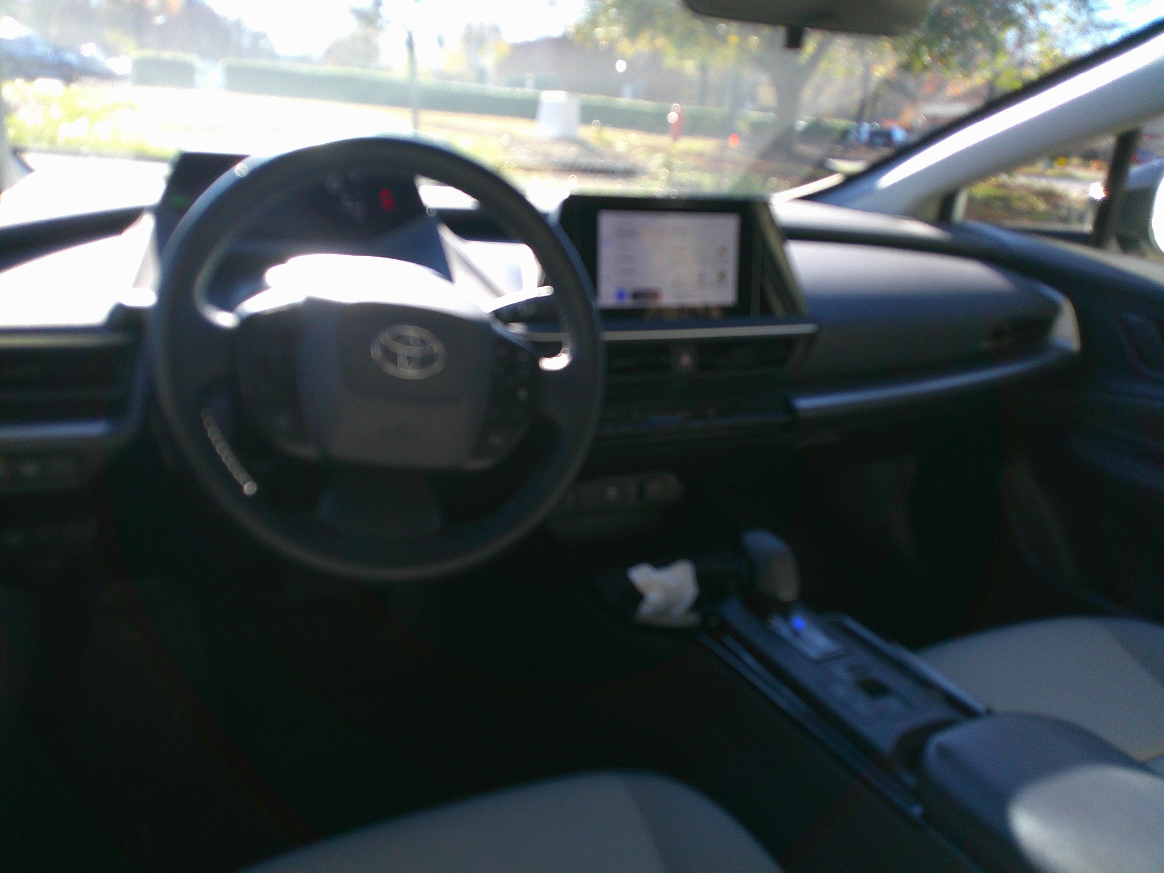 Used 2023 Toyota Prius LE image 31