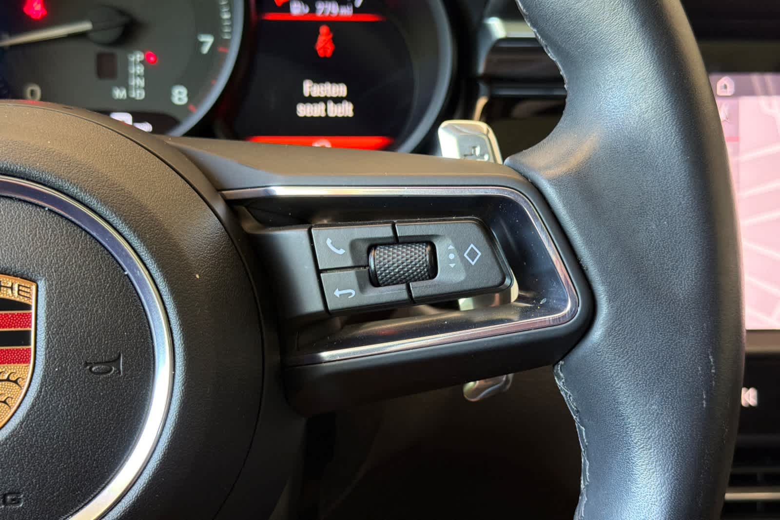Used 2022 Porsche Macan AWD/4WD image 27