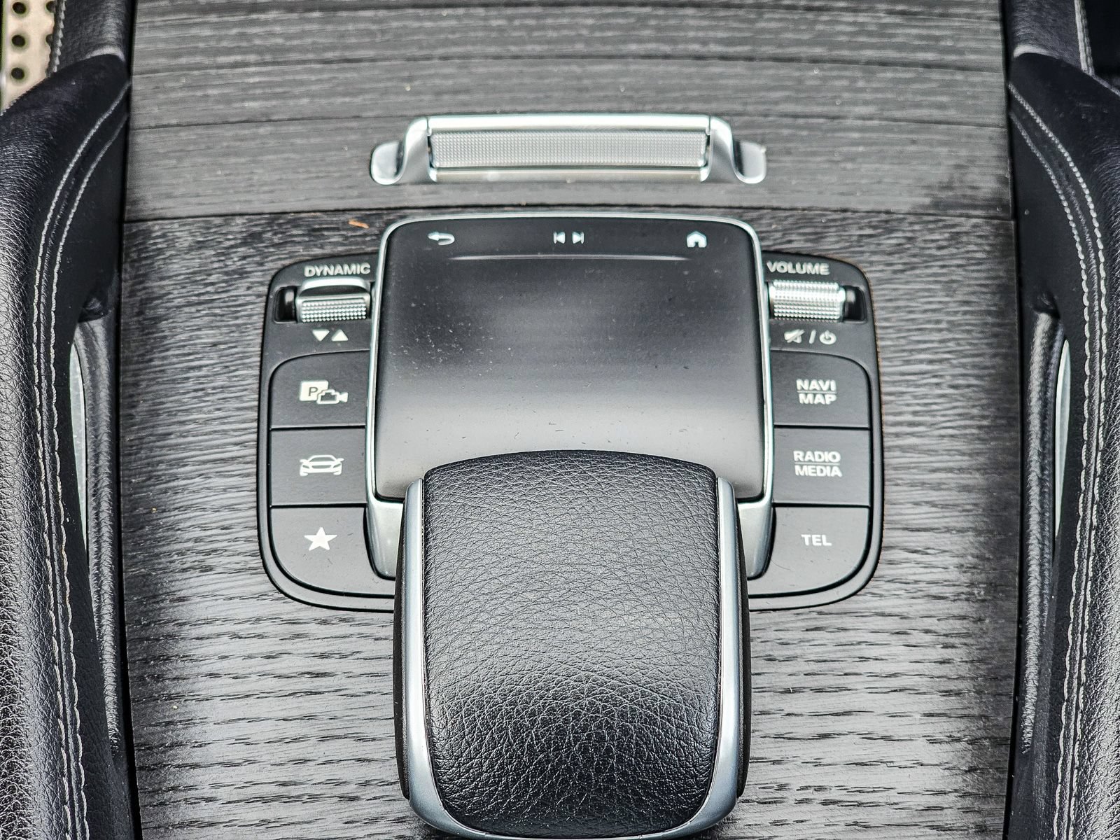 Used 2023 Mercedes-Benz GLS 580 4MATIC image 13