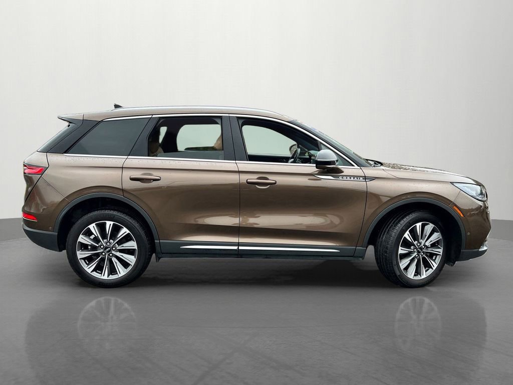 Used 2022 Lincoln Corsair Reserve w/ Equipment Group 201A AWD/4WD image 2