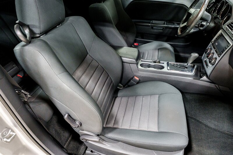 Used 2010 Dodge Challenger SE RWD image 23