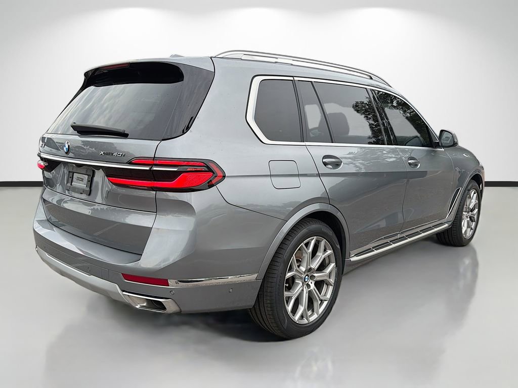 Used 2024 BMW X7 xDrive40i image 3