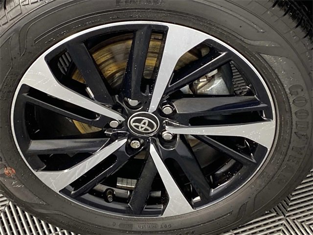 Used 2024 Toyota Corolla Cross XSE image 30