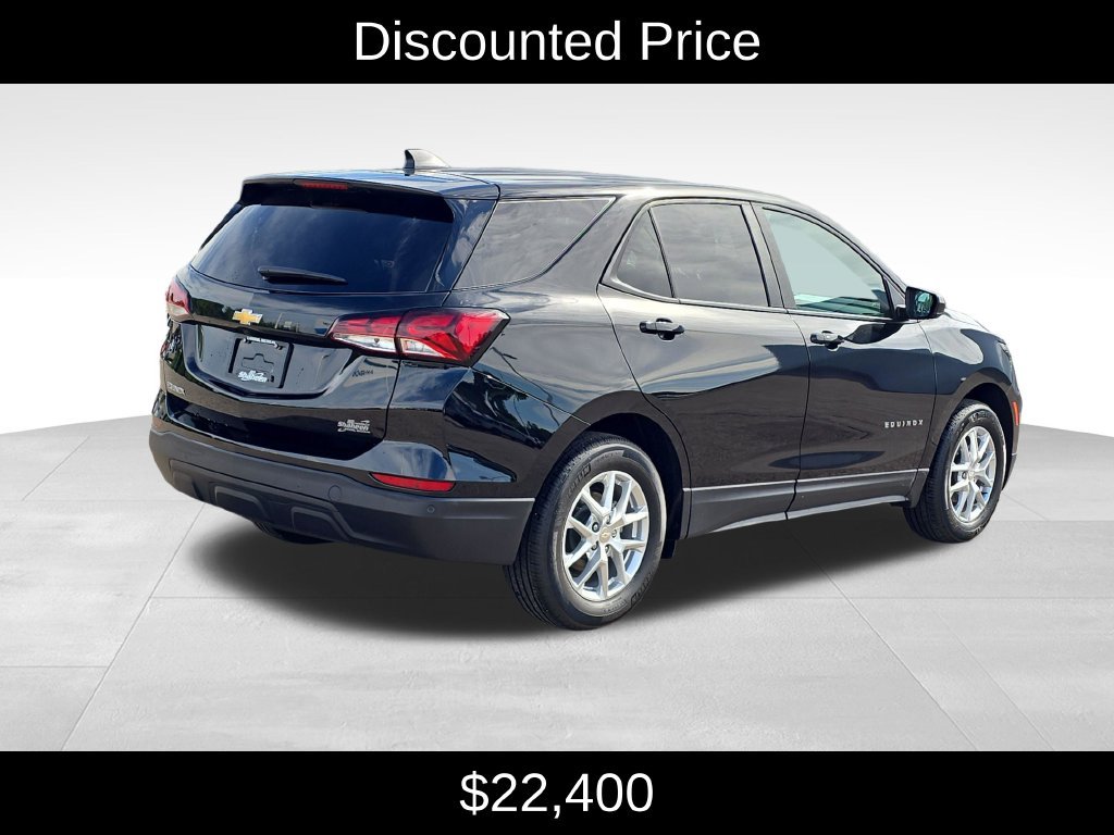 Used 2024 Chevrolet Equinox LS w/ LS Convenience Package FWD image 3