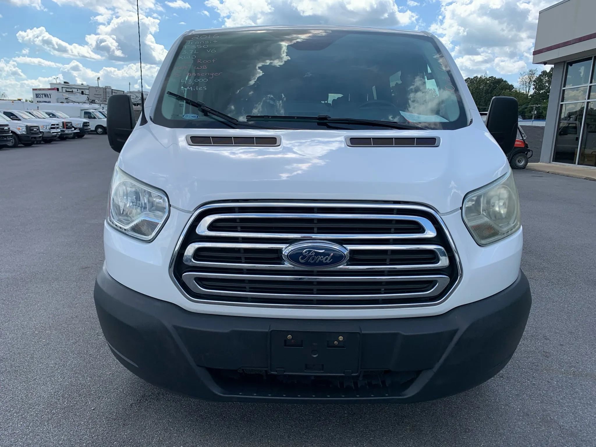 Used 2016 Ford Transit 350 XLT RWD image 2