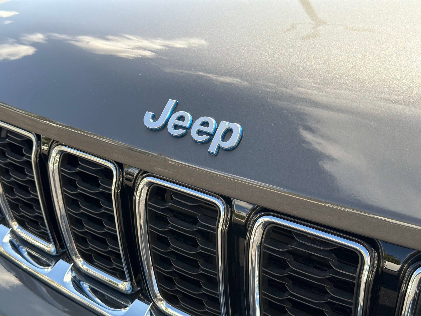 Used 2025 Jeep Grand Cherokee Limited 4xe image 10