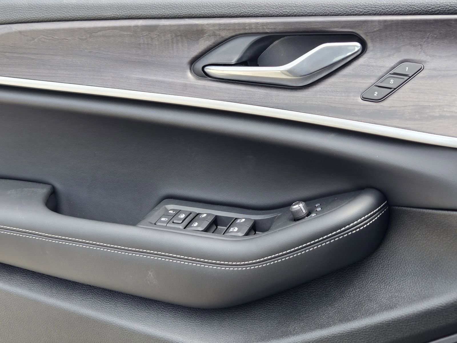 New 2025 Jeep Grand Cherokee Limited w/ Black Appearance Package image 21