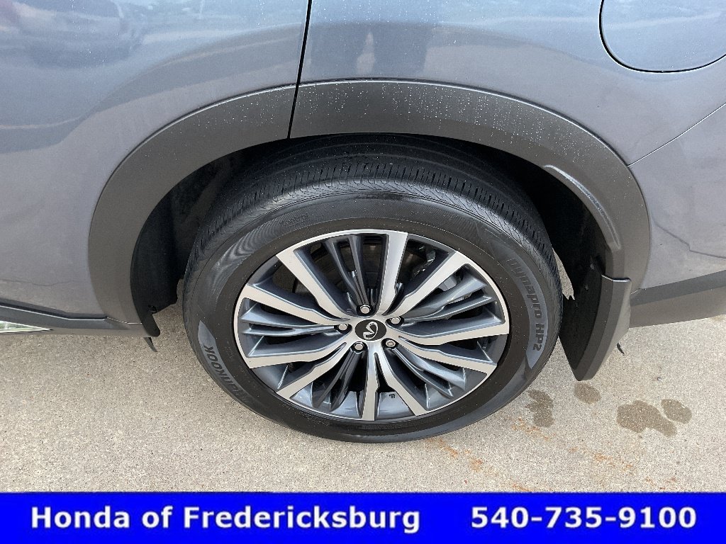 Used 2023 INFINITI QX60 Sensory w/ Vision Package AWD/4WD image 11