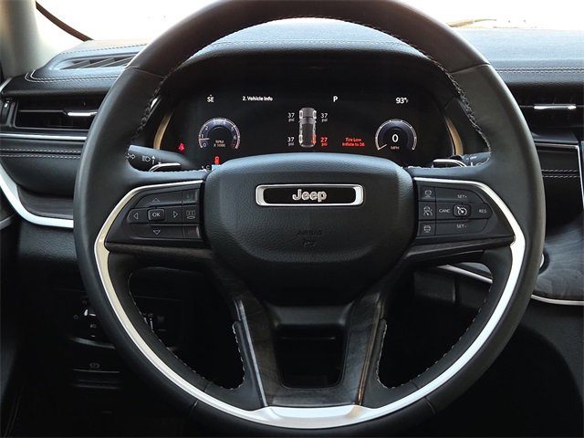 Used 2023 Jeep Grand Cherokee Limited image 13