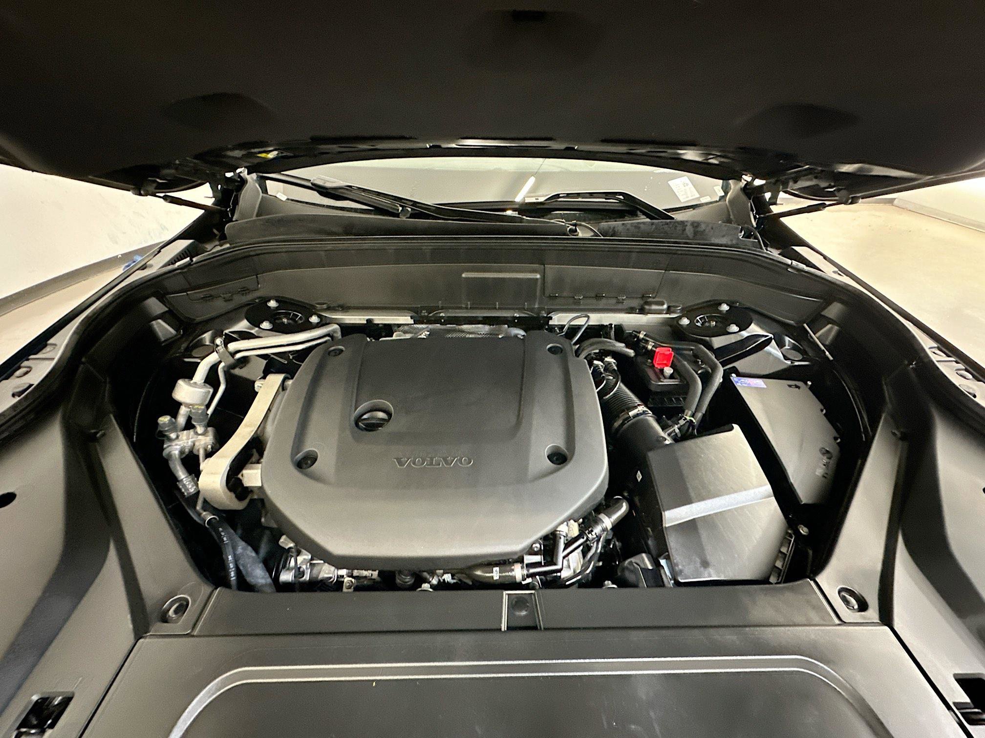 Used 2025 Volvo XC90 B6 Plus image 37