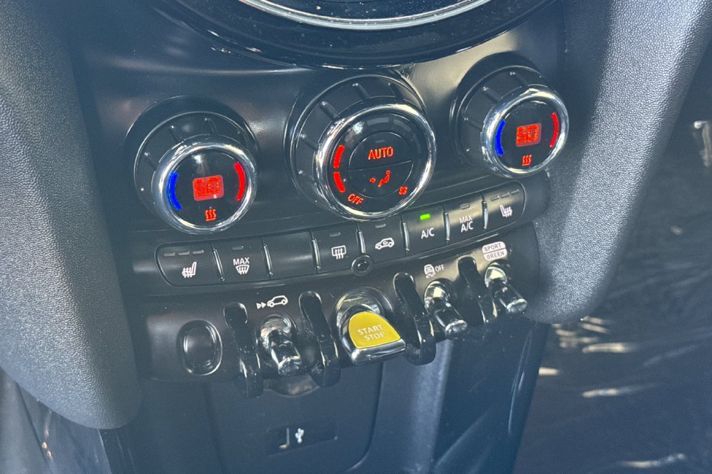 Used 2023 MINI Cooper SE FWD image 18
