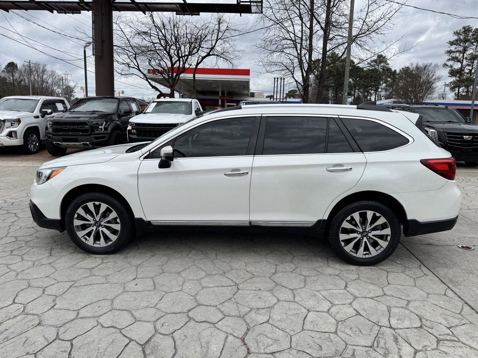 Used 2017 Subaru Outback 3.6R Touring w/ Popular Package #5A image 9