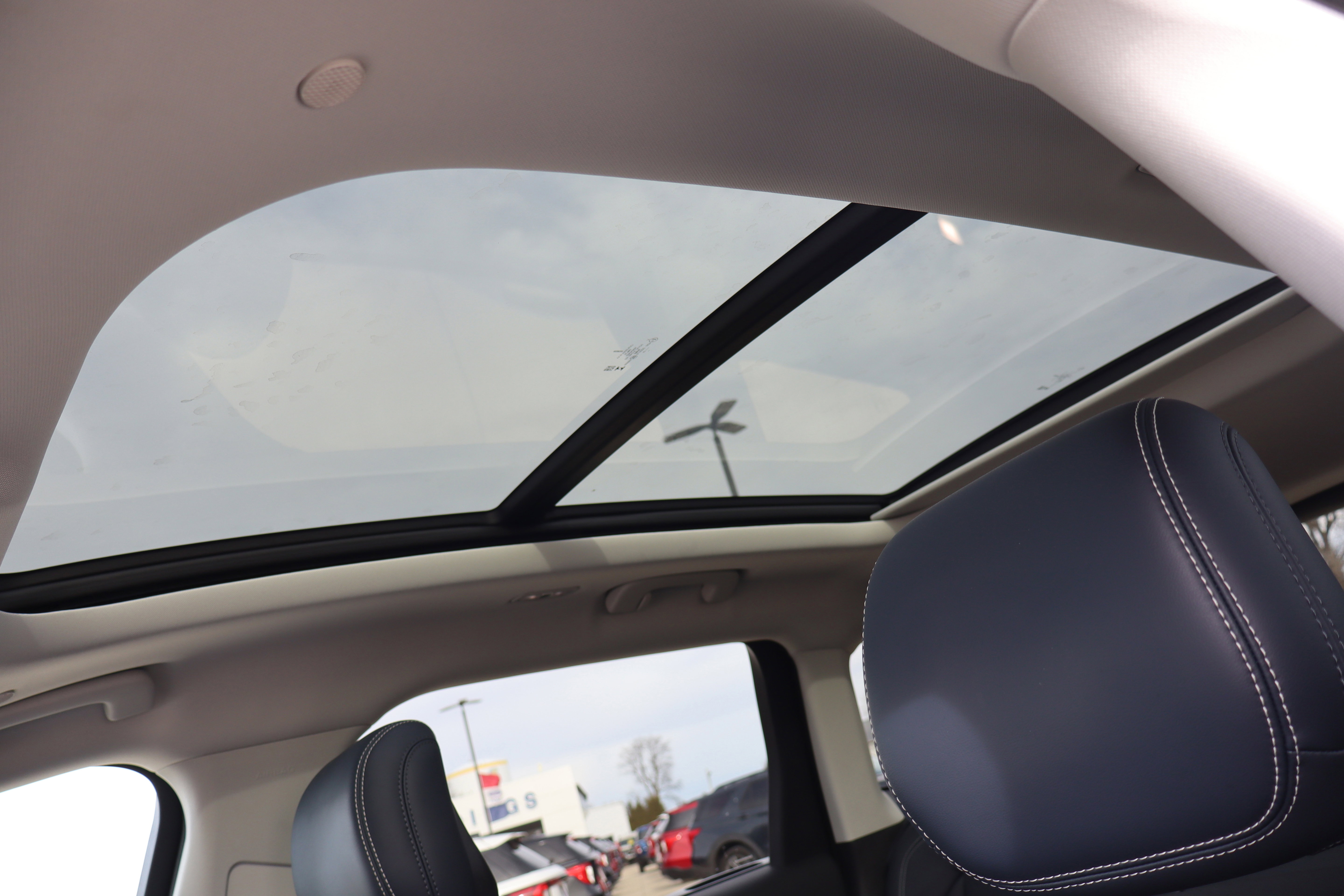 Used 2024 Lincoln Nautilus Reserve w/ Equipment Group 202A image 25