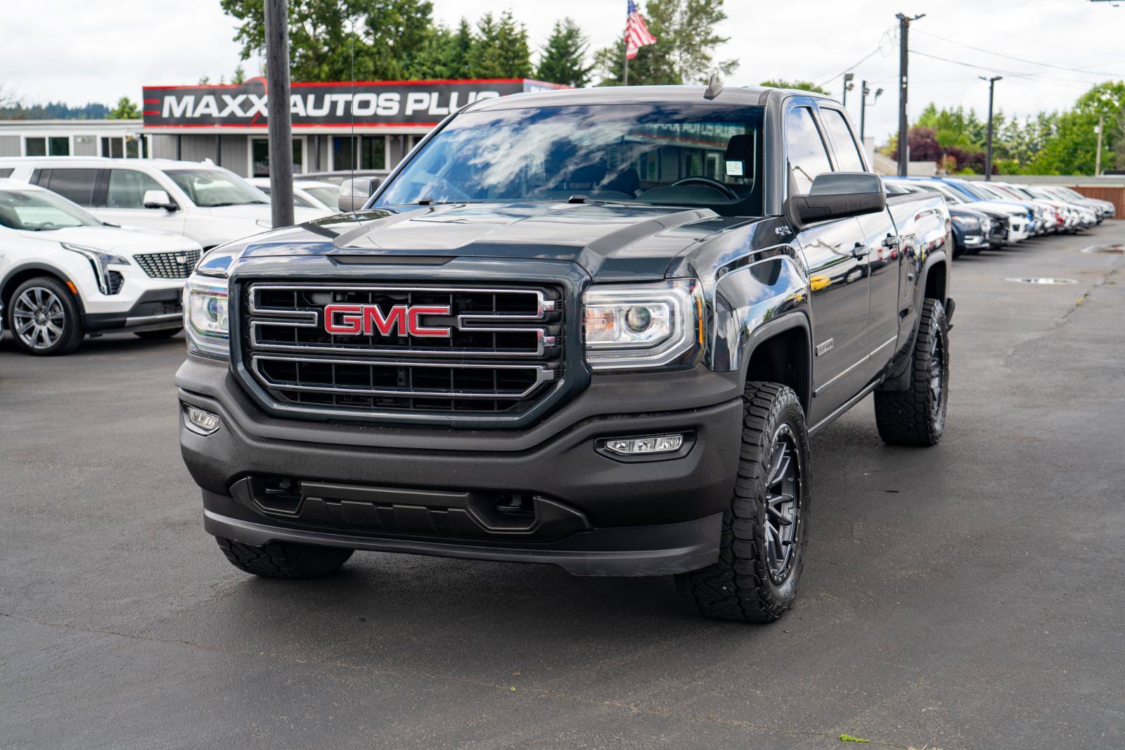 Used 2017 GMC Sierra 1500 SLE w/ Elevation Edition AWD/4WD image 4