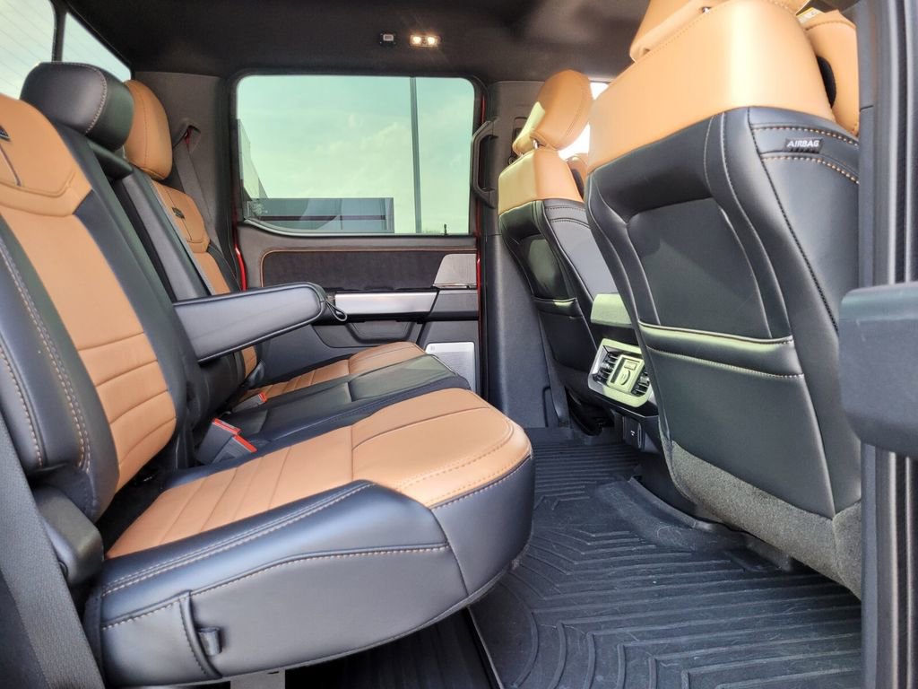 Used 2024 Ford F250 Platinum image 13