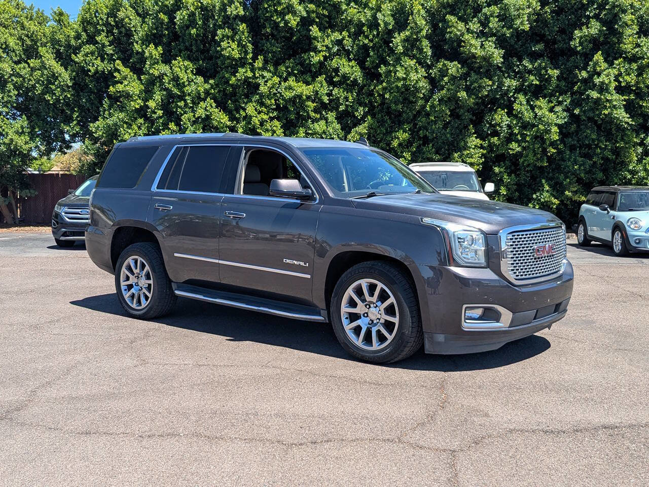 Used 2017 GMC Yukon Denali w/ Open Road Package image 2