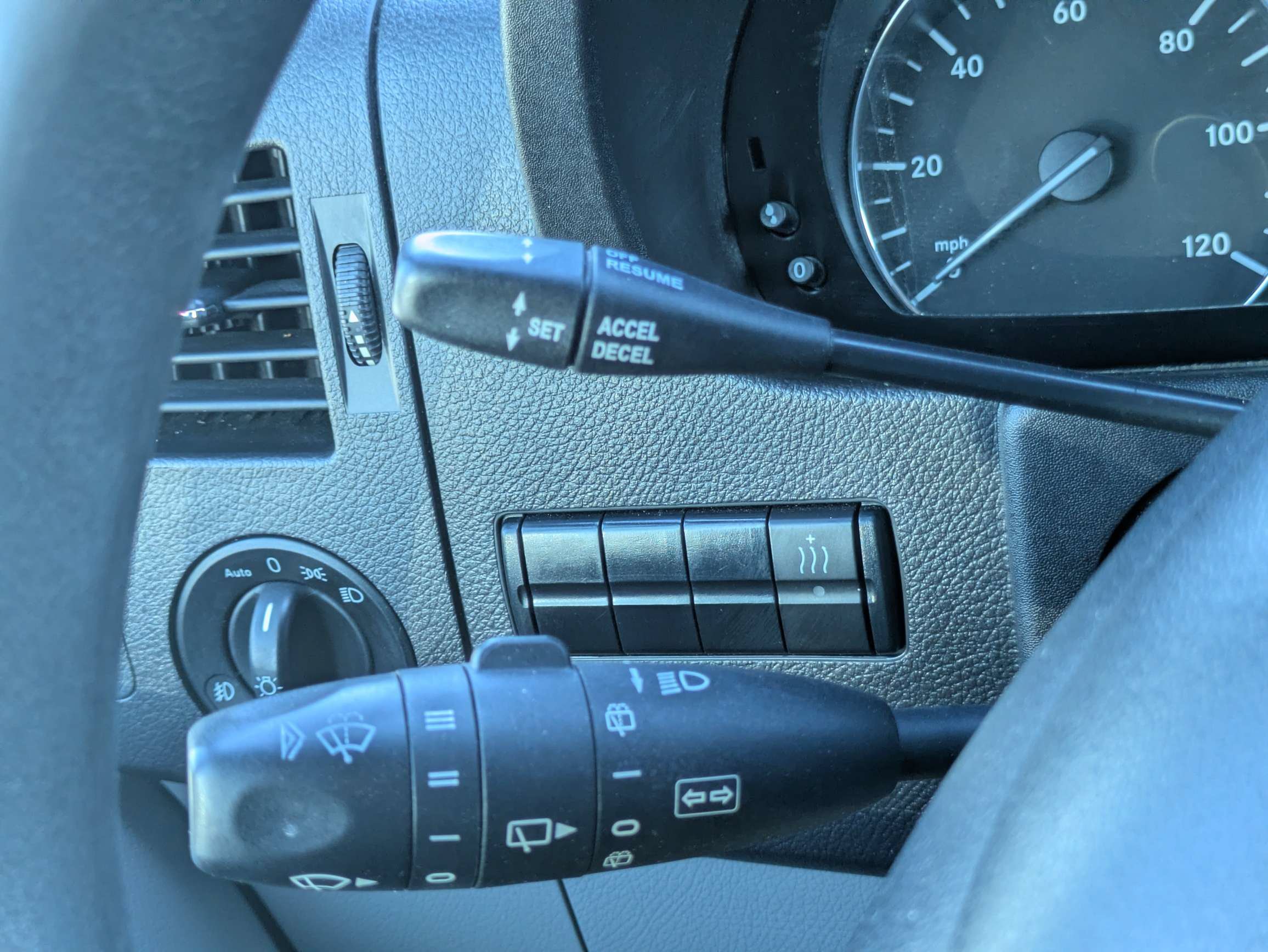 Used 2018 Mercedes-Benz Sprinter 2500 image 26