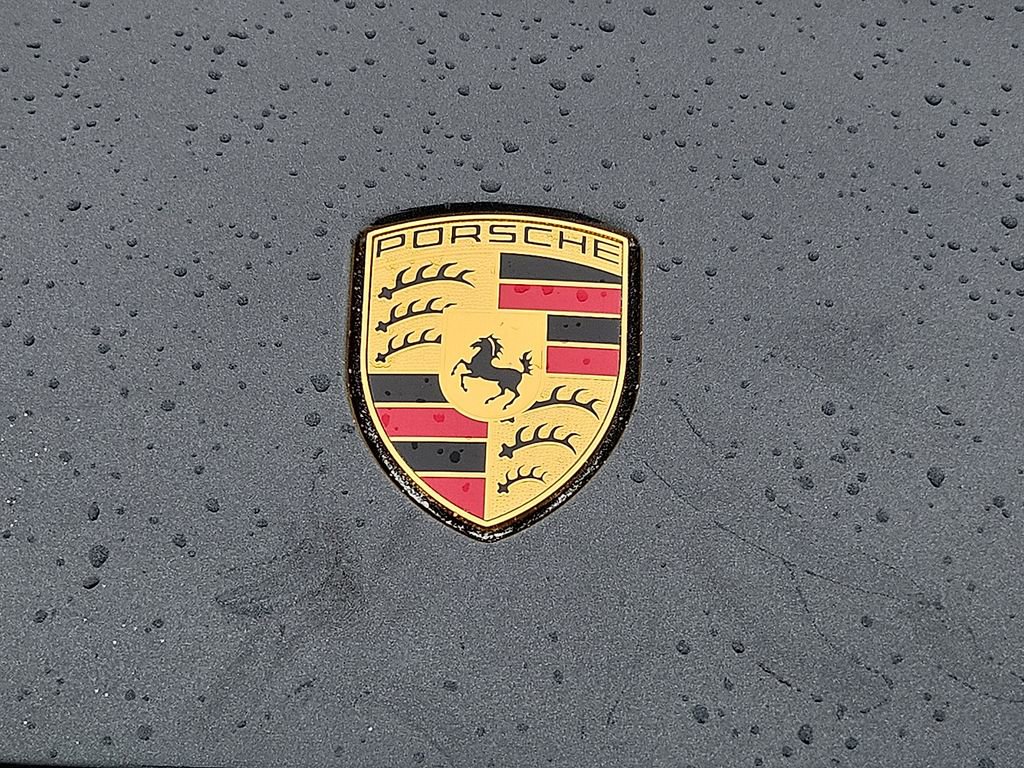 Used 2022 Porsche Panamera image 30