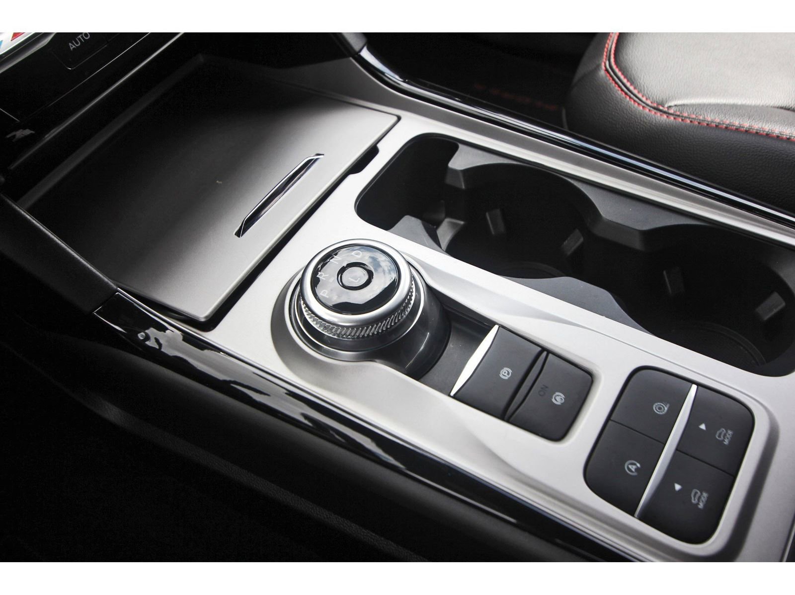 Used 2024 Ford Explorer ST-Line w/ Class IV Trailer Tow Package image 28