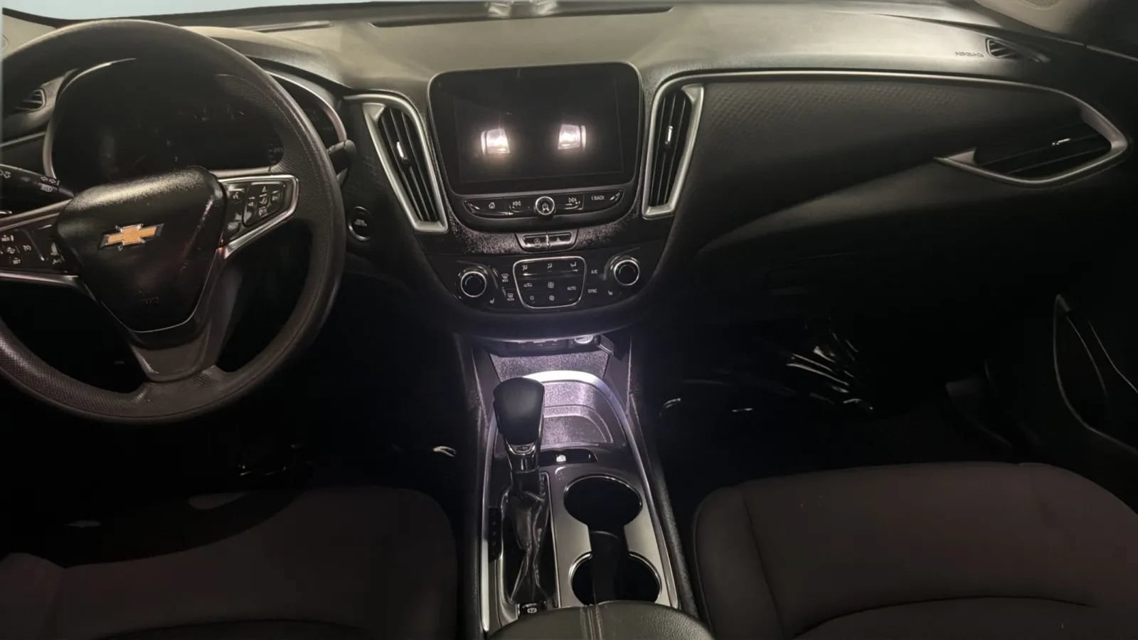 Used 2023 Chevrolet Malibu LT FWD image 16