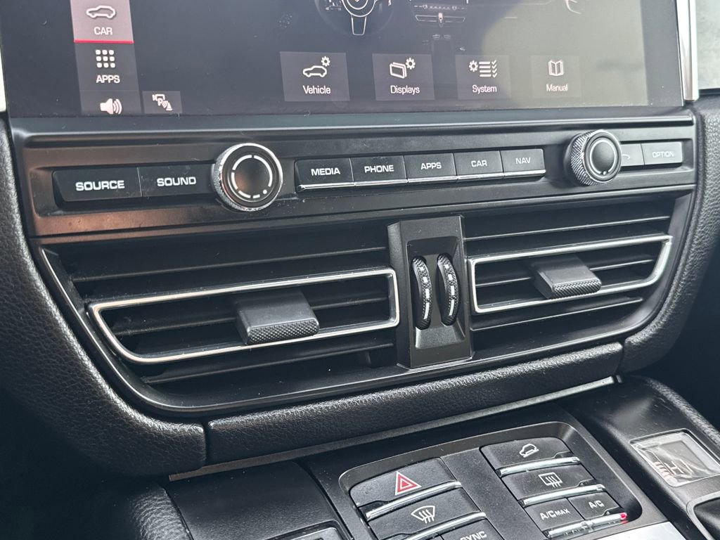 Used 2019 Porsche Macan Base image 25