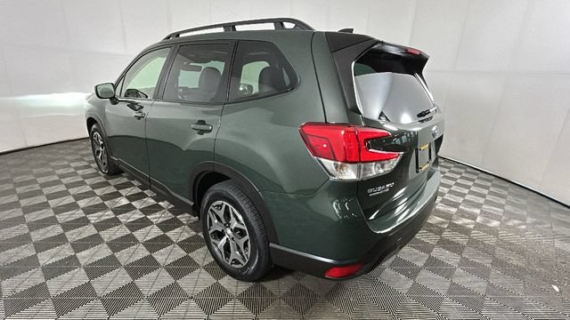 Used 2024 Subaru Forester Premium AWD/4WD image 4