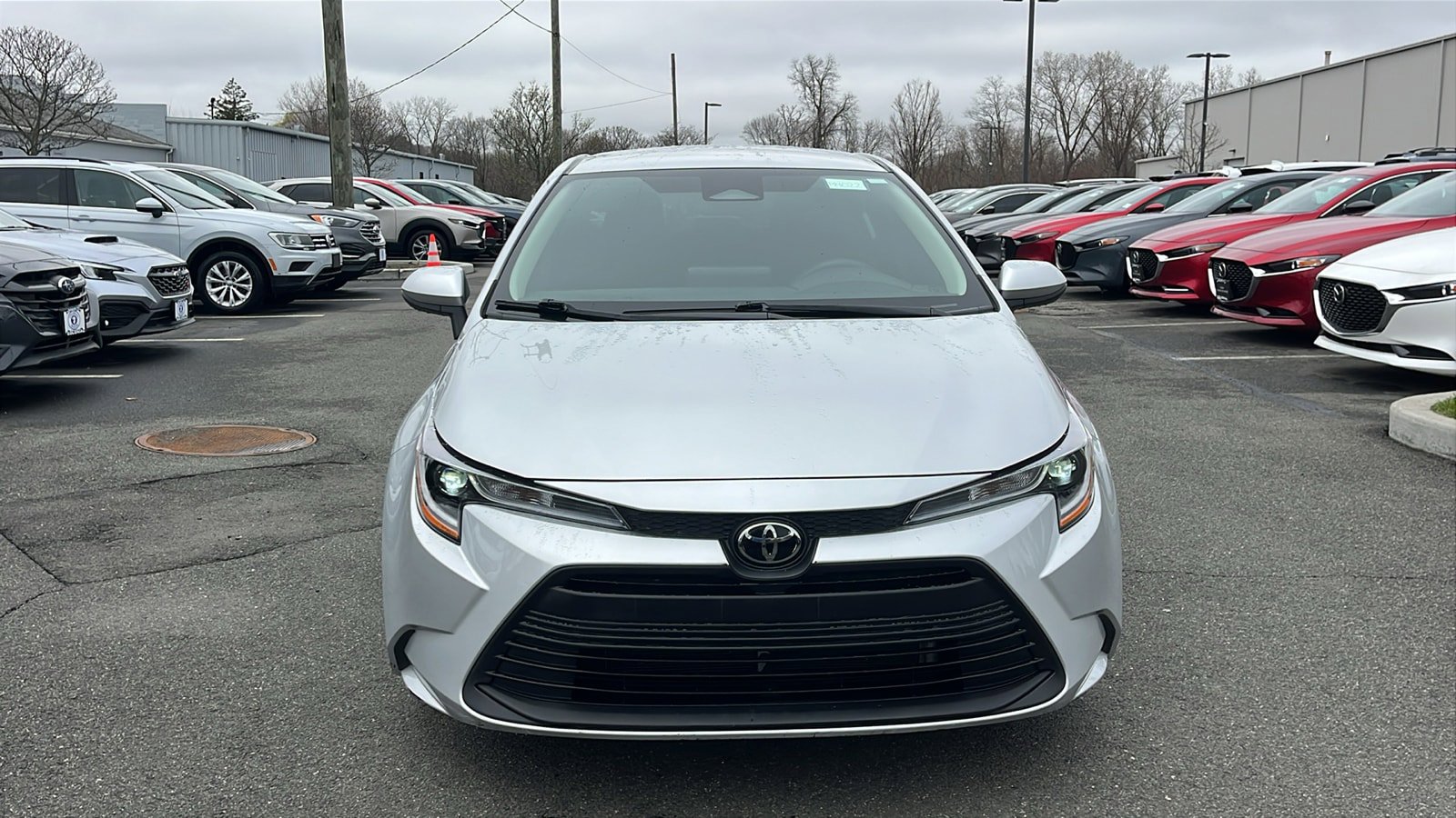 Used 2023 Toyota Corolla LE FWD image 2