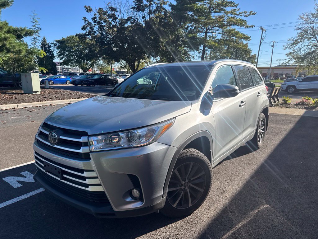Used 2018 Toyota Highlander XLE AWD/4WD image 5