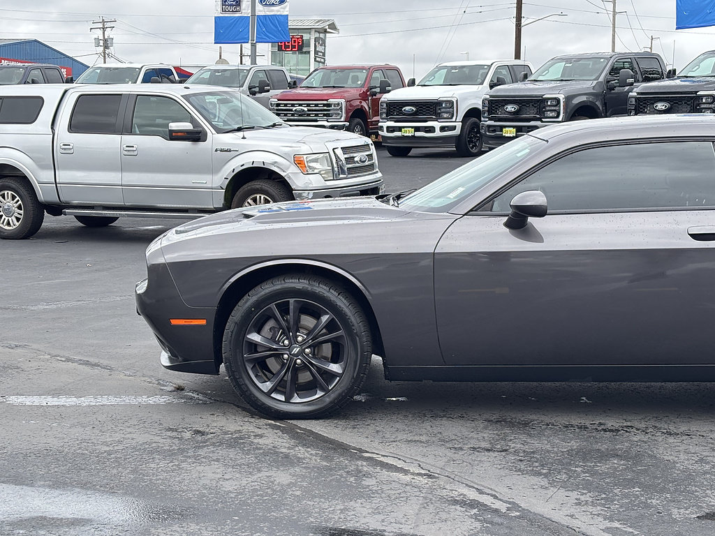 Used 2020 Dodge Challenger SXT w/ Blacktop Package AWD/4WD image 10