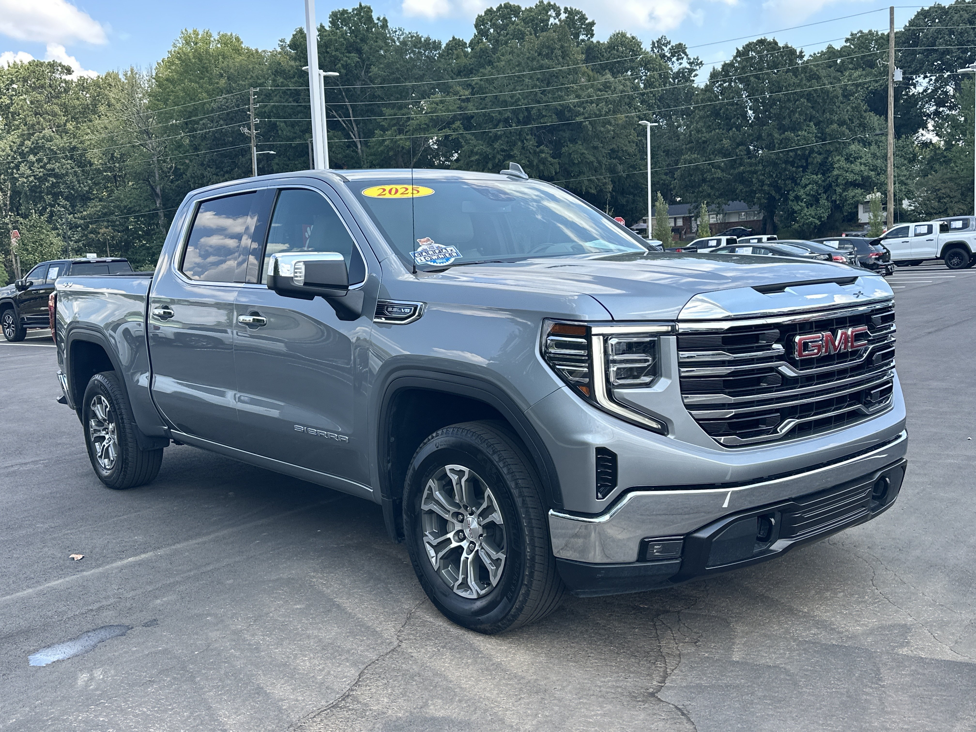 Used 2025 GMC Sierra 1500 SLT AWD/4WD image 2