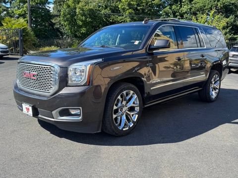 Used 2017 GMC Yukon XL Denali w/ Open Road Package AWD/4WD image 3