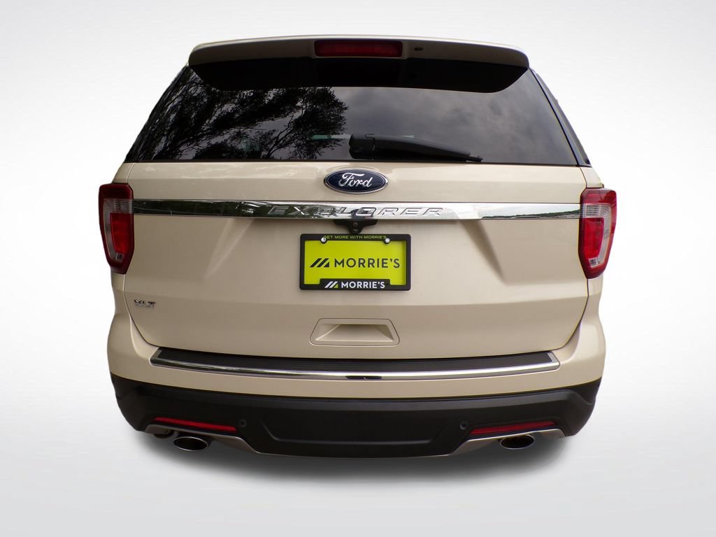 Used 2018 Ford Explorer XLT w/ Equipment Group 202A FWD image 4