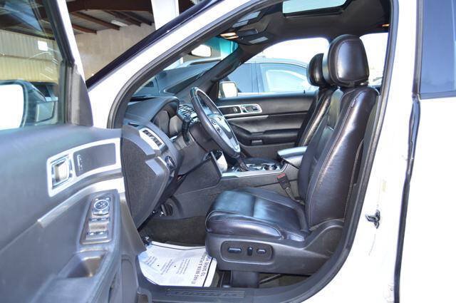 Used 2013 Ford Explorer XLT AWD/4WD image 11