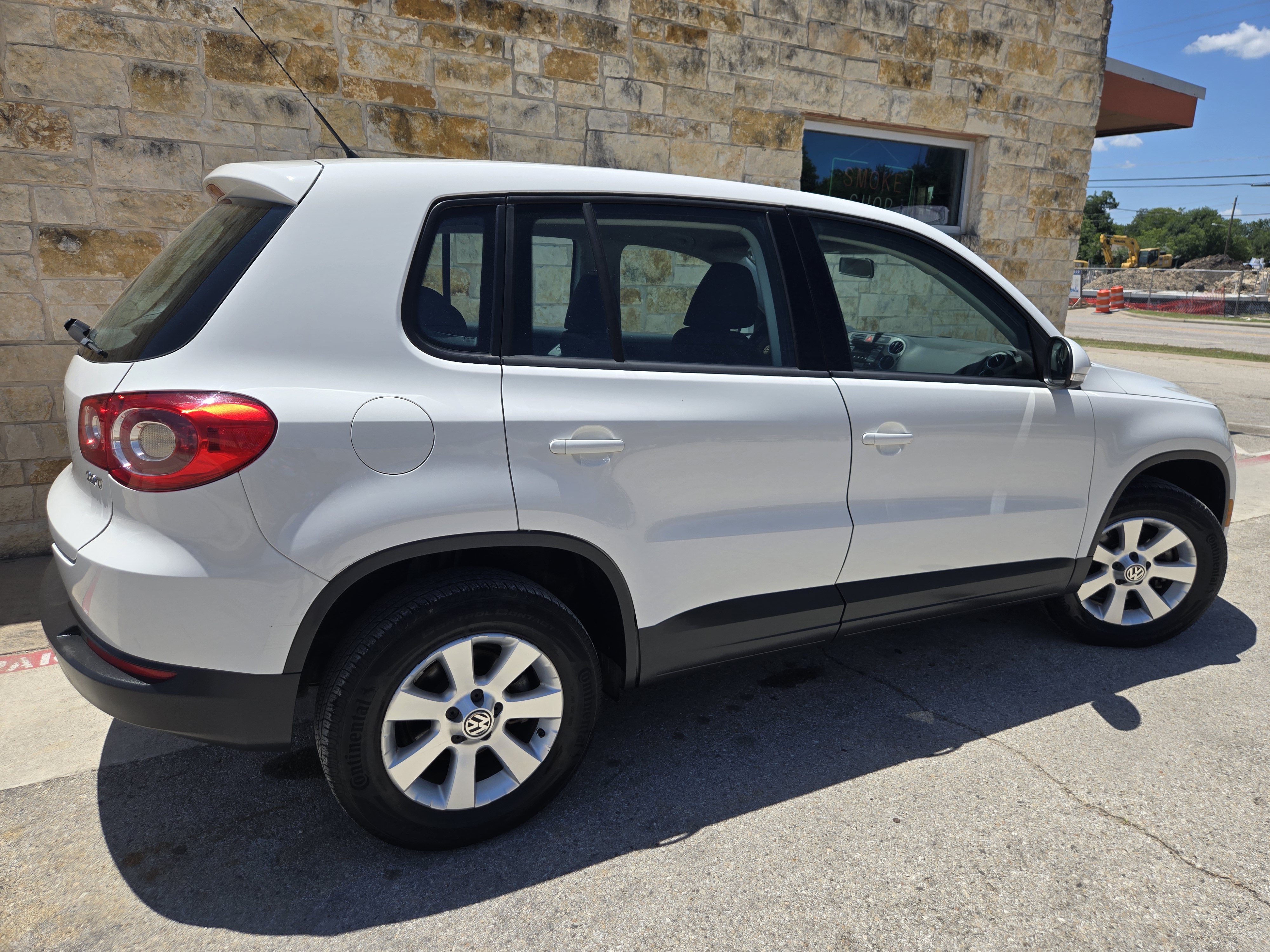 Used 2009 Volkswagen Tiguan S FWD image 20