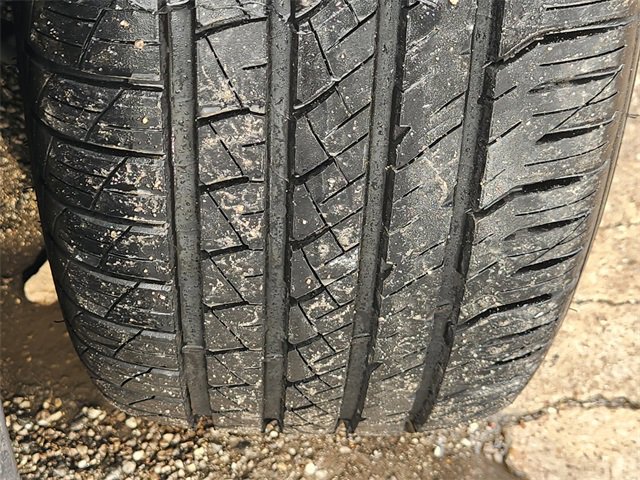 Used 2021 Chevrolet Camaro LT w/ Technology Package image 11