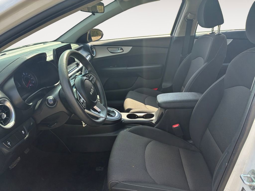Used 2024 Kia Forte LXS FWD image 9