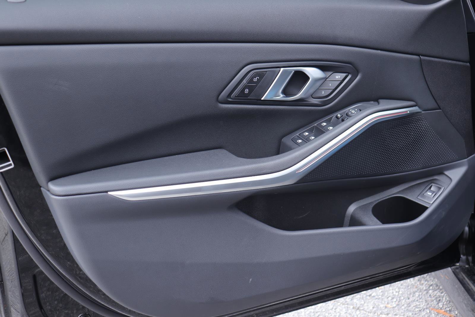 Used 2026 BMW 330i Sedan w/ M Sport Package image 10