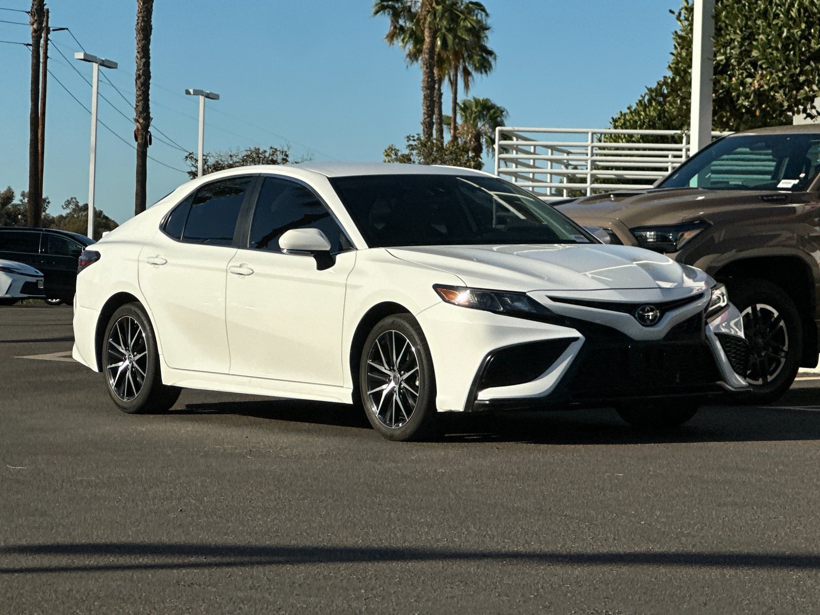 Used 2024 Toyota Camry SE w/ Convenience Package FWD image 8