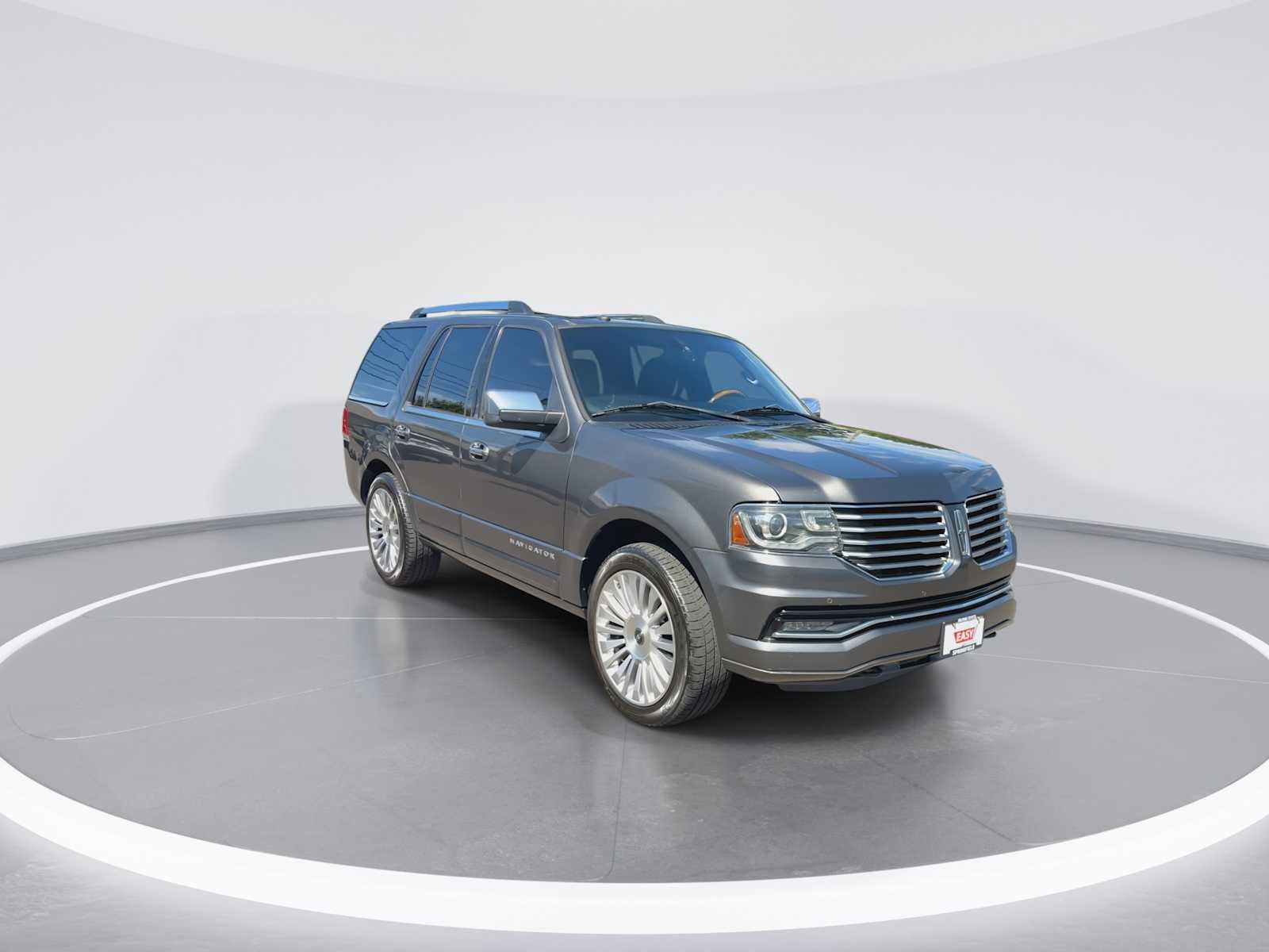 Used 2016 Lincoln Navigator Select AWD/4WD image 2