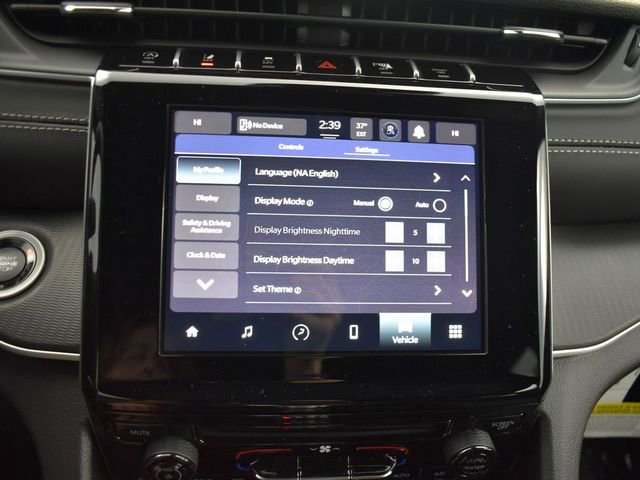 New 2025 Jeep Grand Cherokee Laredo w/ MOPAR Finishing Package image 24