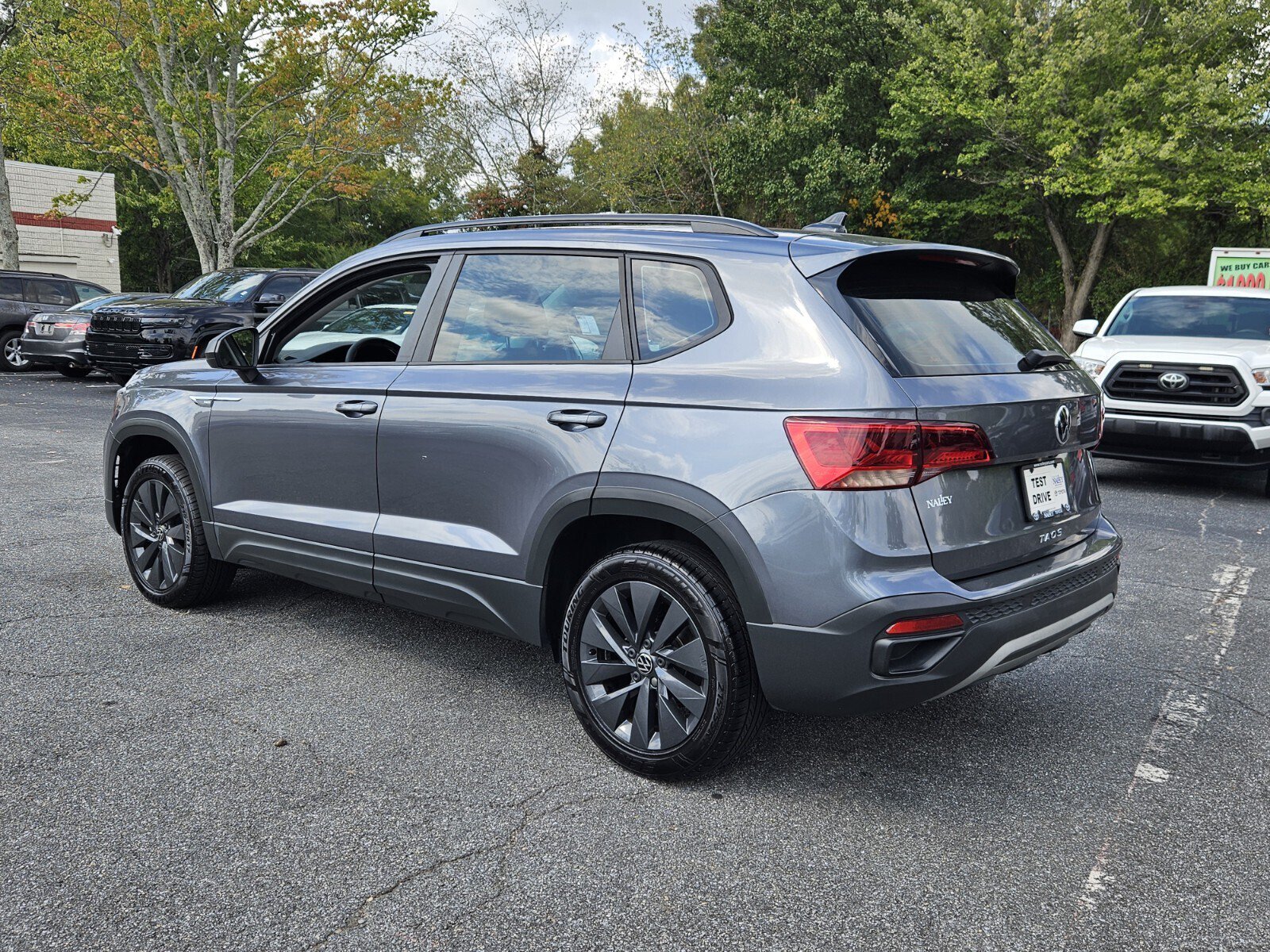 Used 2023 Volkswagen Taos S w/ Driver Assistance Package FWD image 7