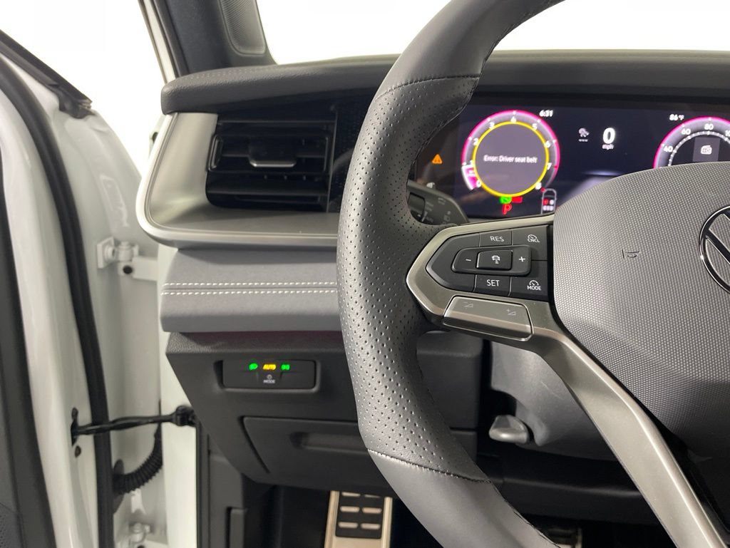 New 2026 Volkswagen Tiguan SE R-Line AWD/4WD image 11